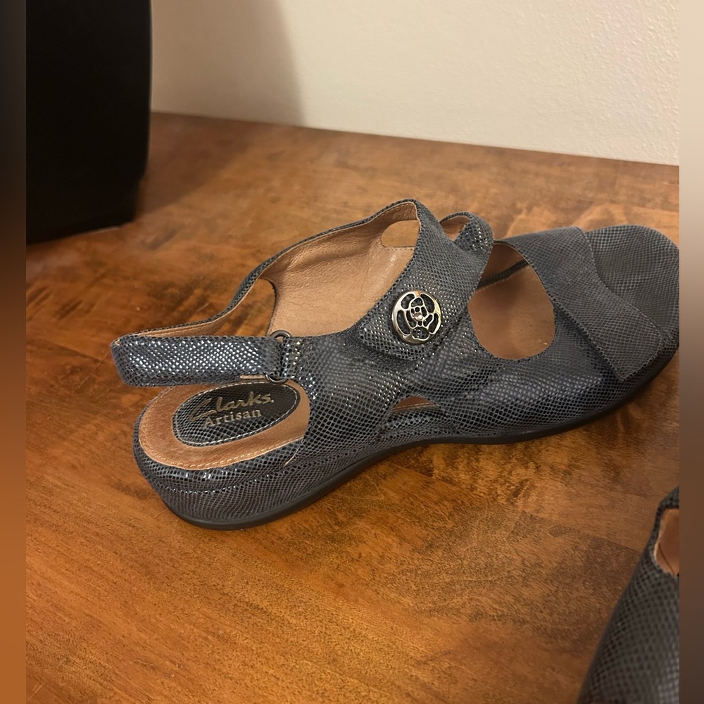 Clarks Navy Blue Artisan Sandals with Two-Strap Design Size 10 - Picture 5 of 9